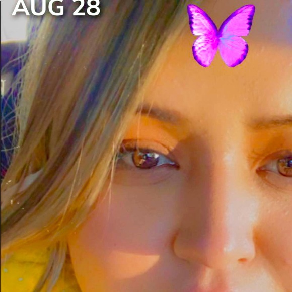 Meet your Posher, Mirella - Picture 1 of 4